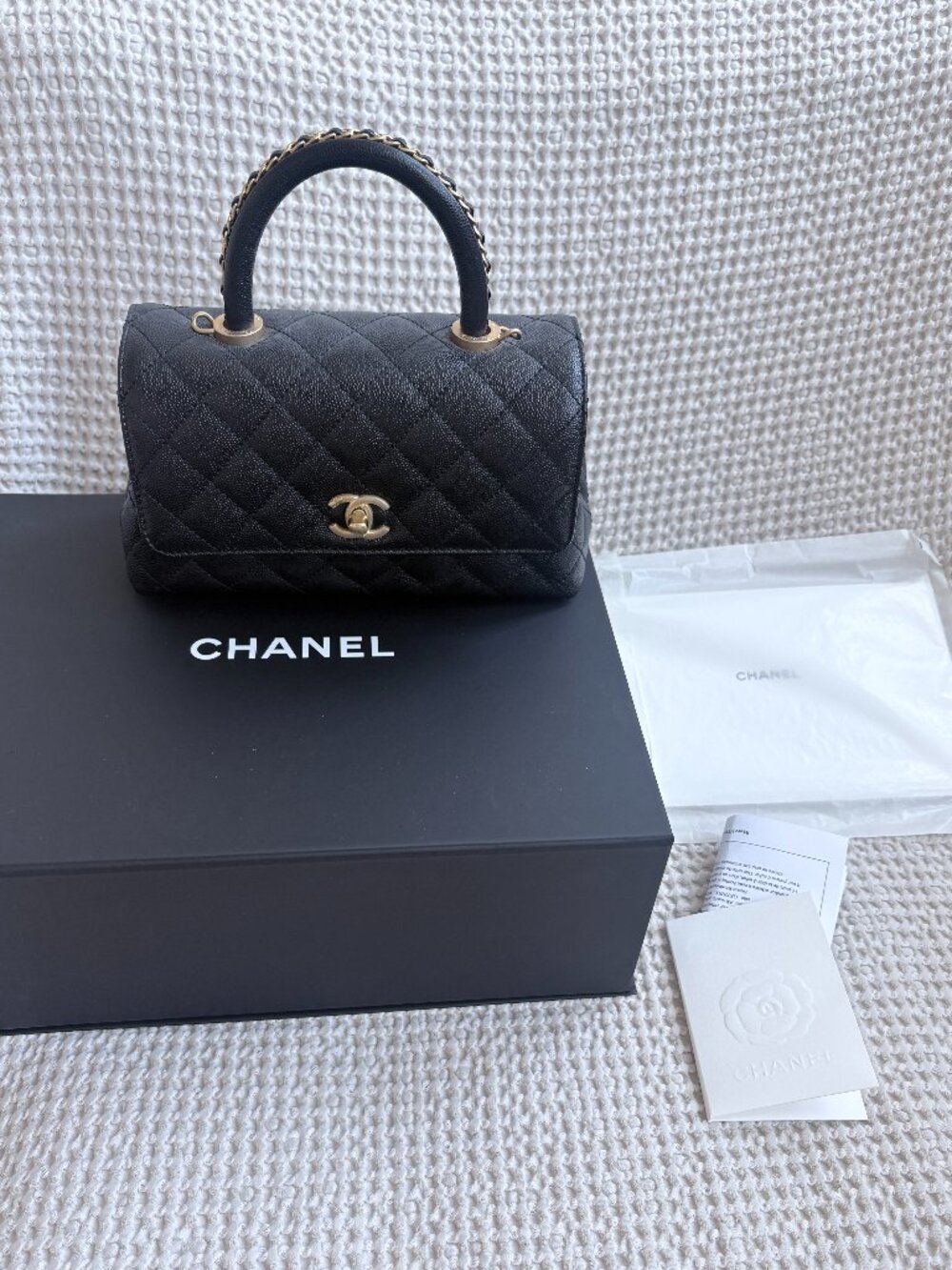 CHANEL Coco Handle Small Black Caviar GHW Chain Handle | Full Set | 2023 - Picture 2 of 13